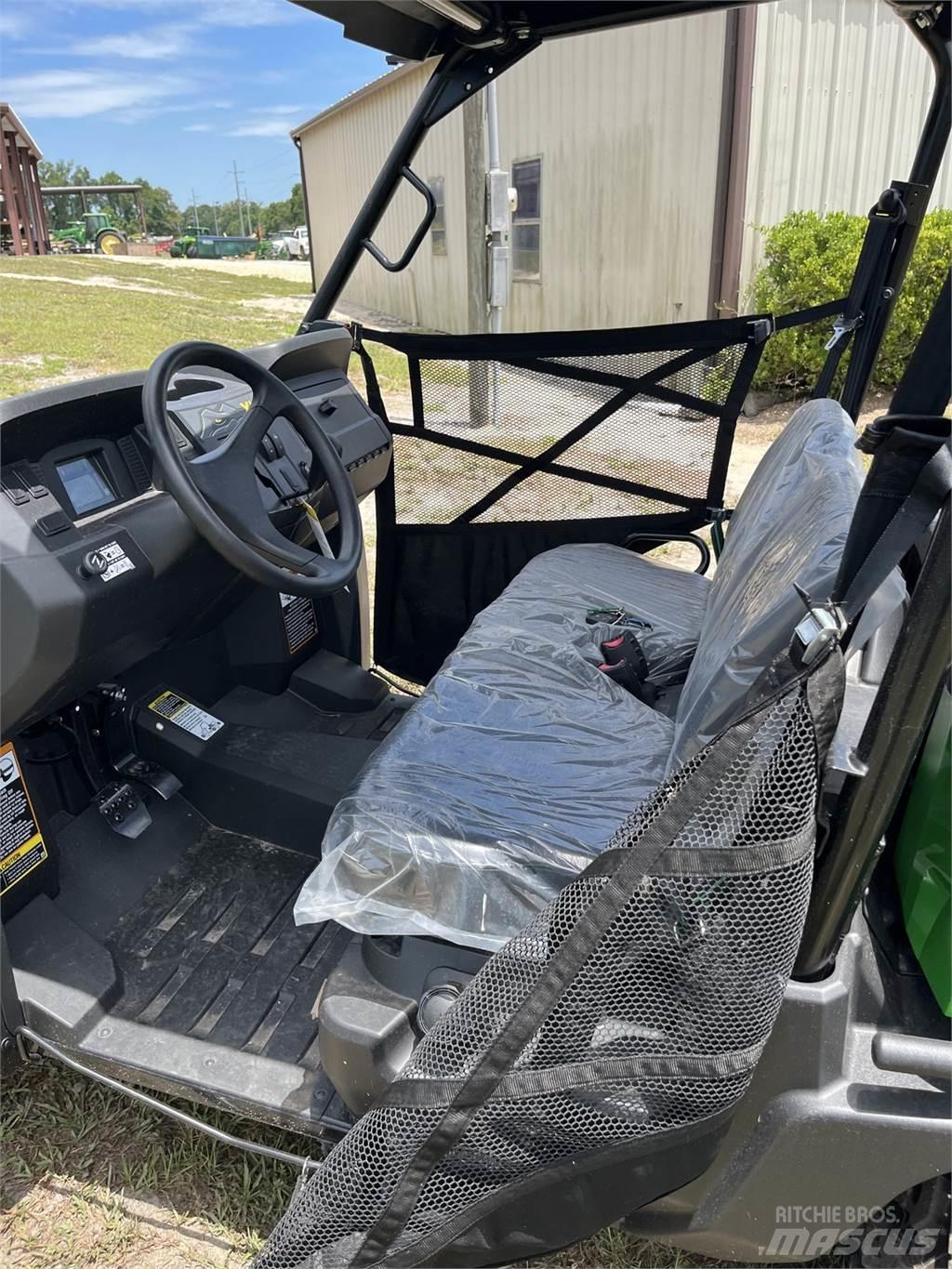John Deere 560E Kommunaalteenuste tehnika