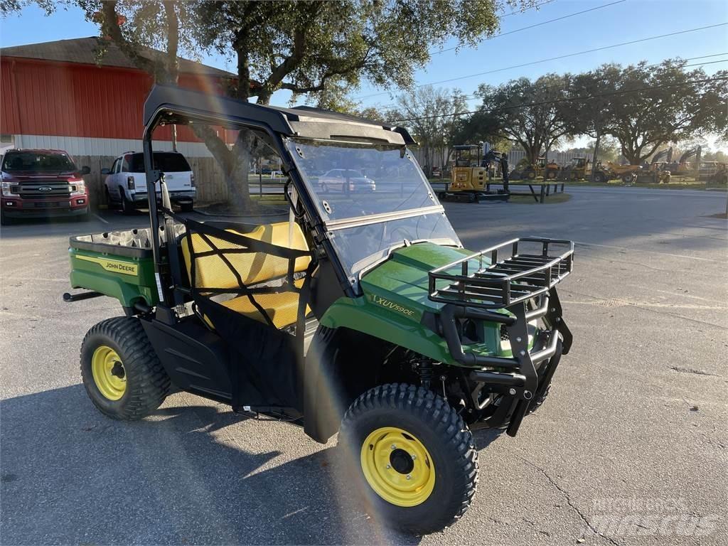 John Deere 590E Kommunaalteenuste tehnika