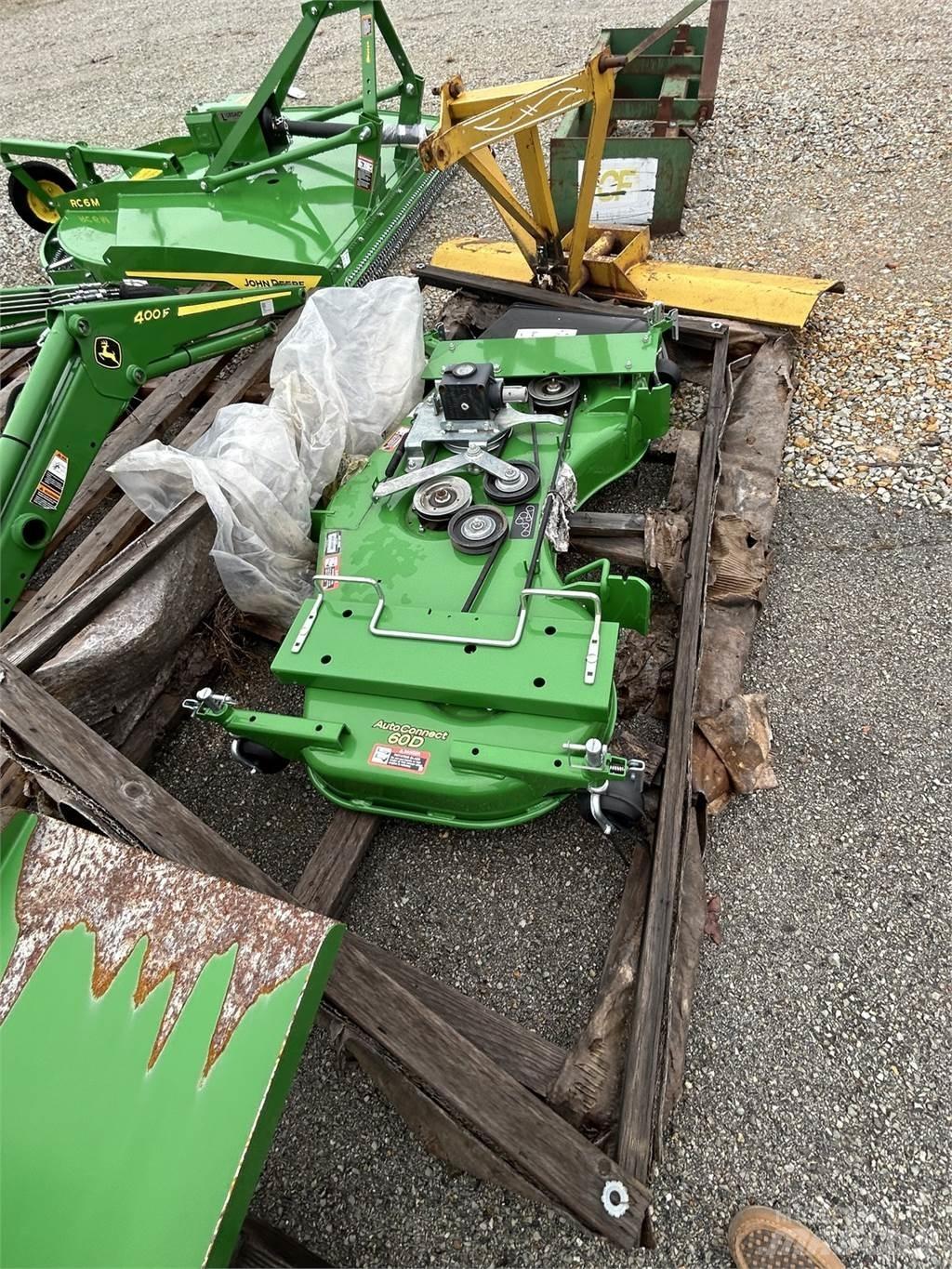 John Deere 60D Niidukid