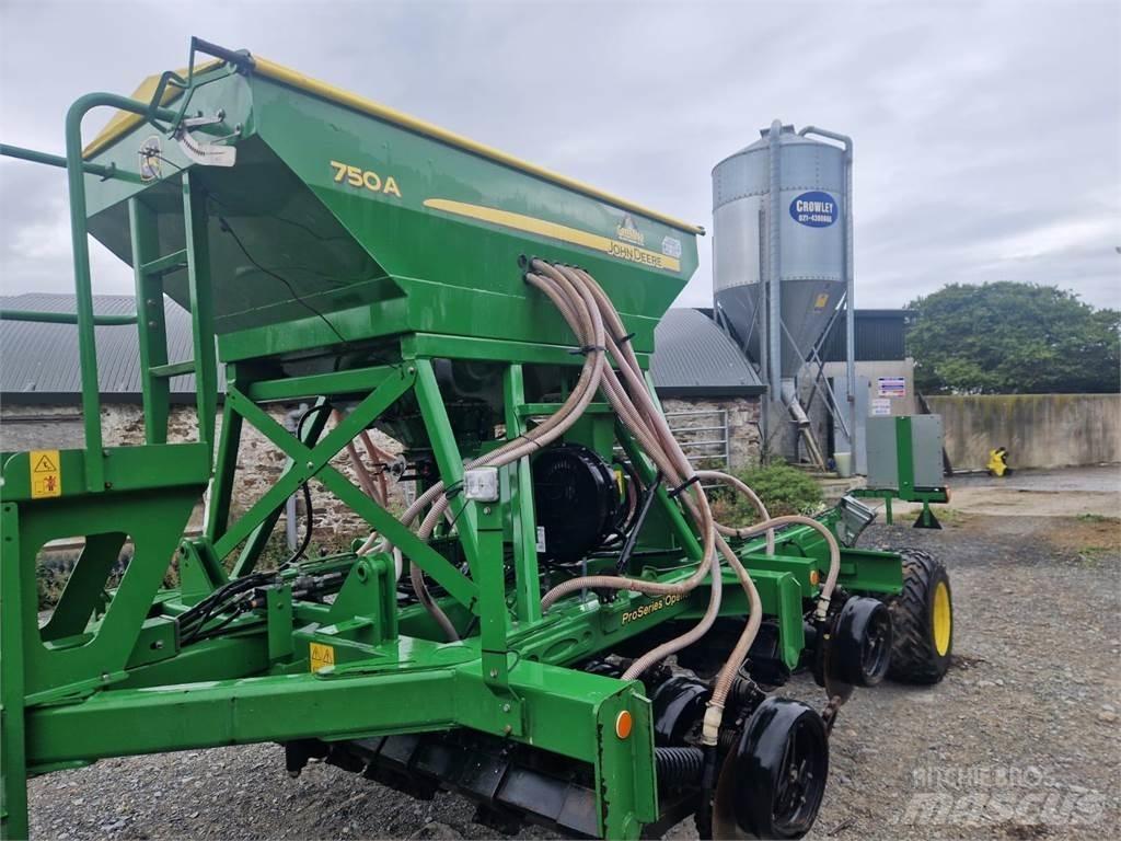 John Deere 750A Külvikud