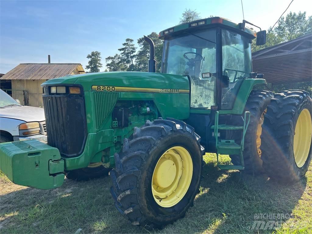 John Deere 8200 Traktorid