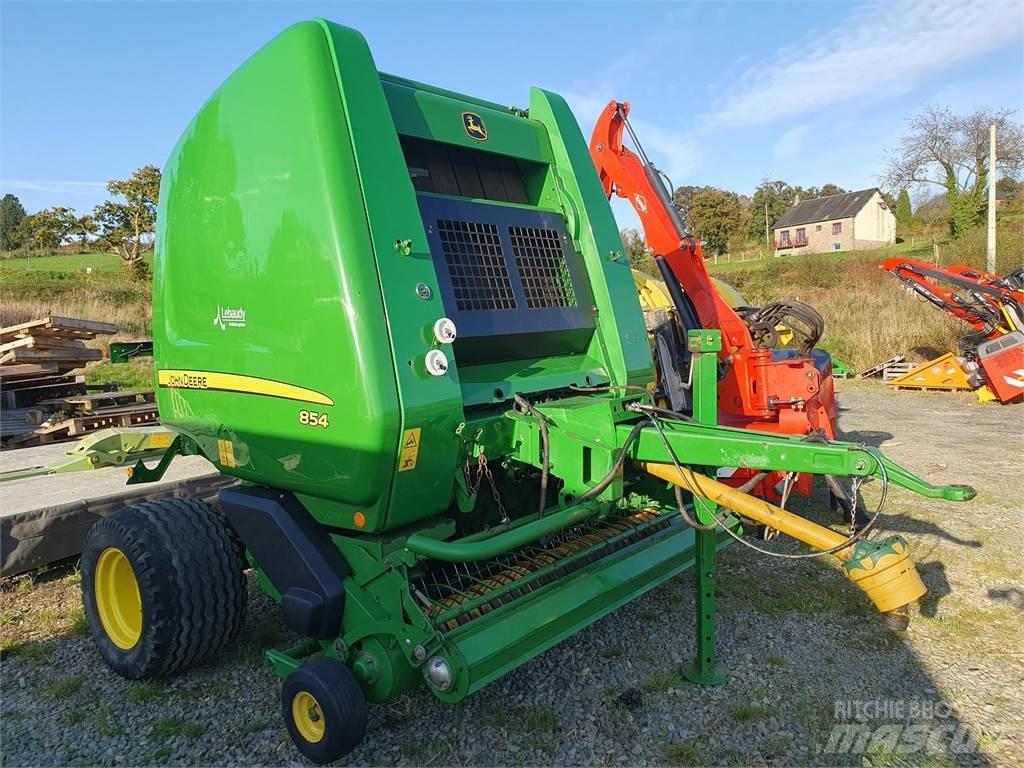 John Deere 854 Ruloonpressid