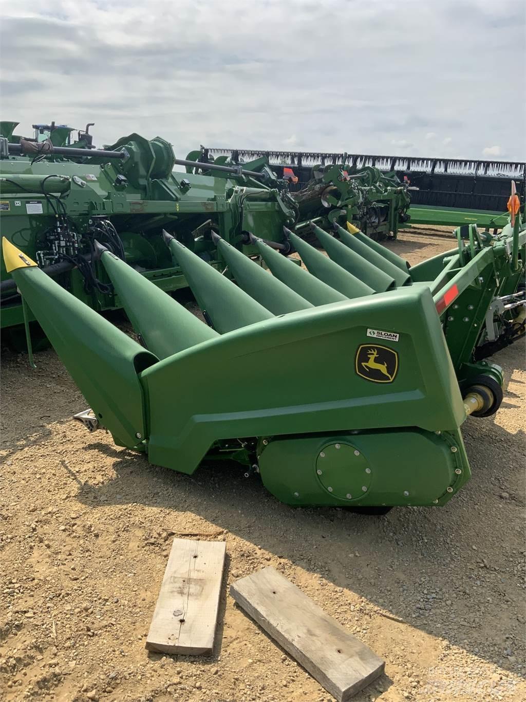 John Deere C8F Lisavarustus ja komponendid
