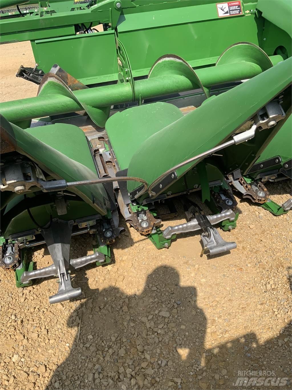 John Deere C8F Lisavarustus ja komponendid