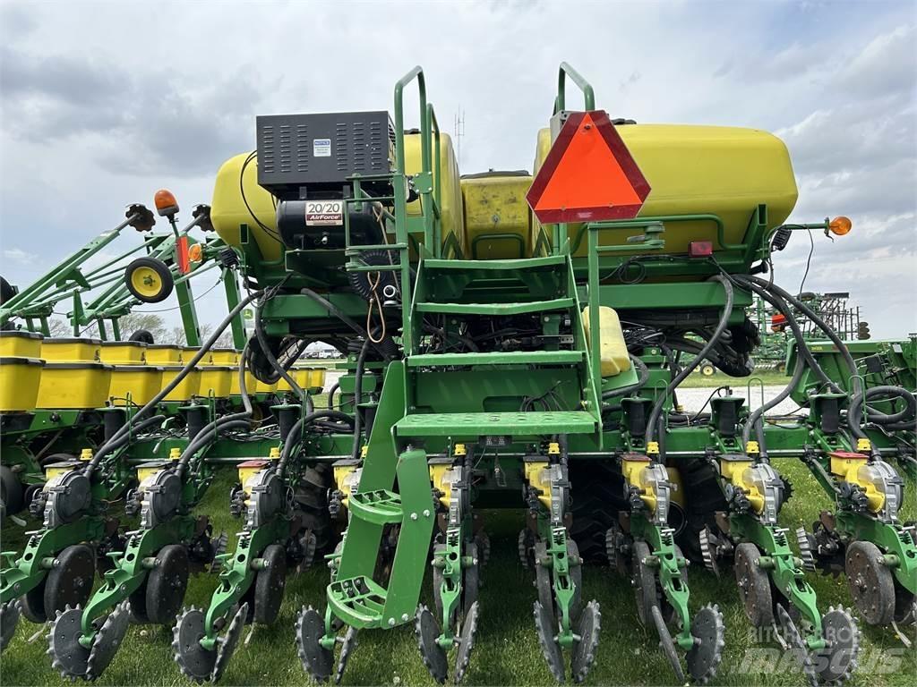 John Deere DB60 Istutusmasinad