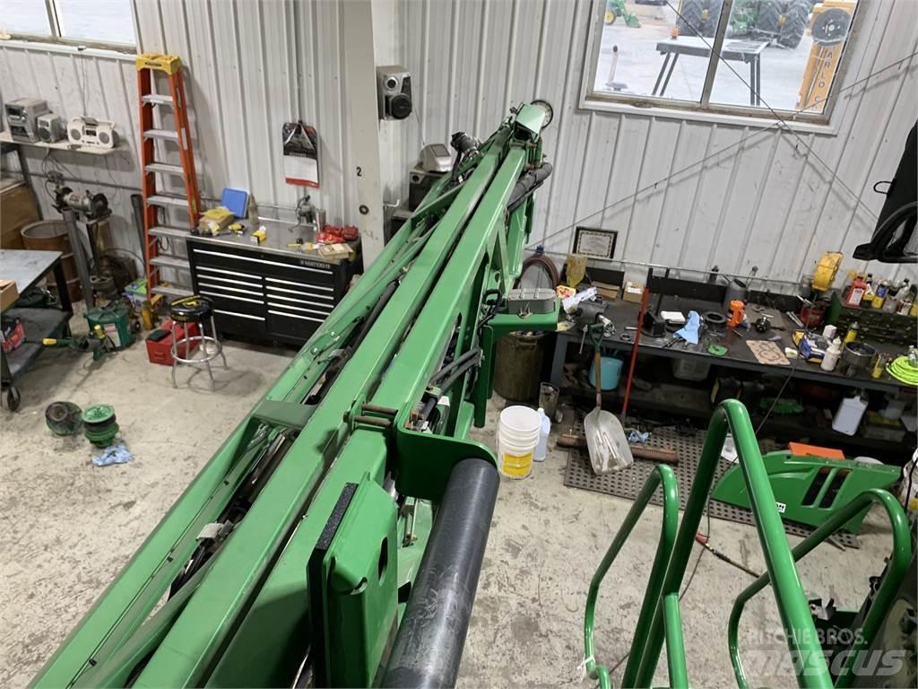 John Deere R4038 Haagispritsid