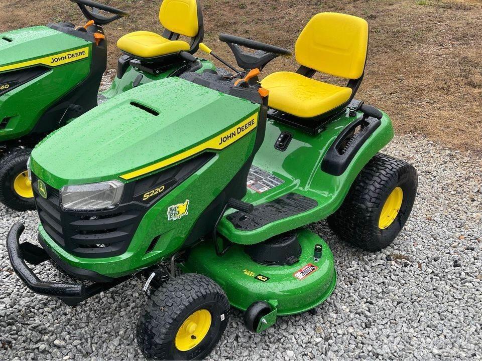 John Deere S220 Kompakttraktorid
