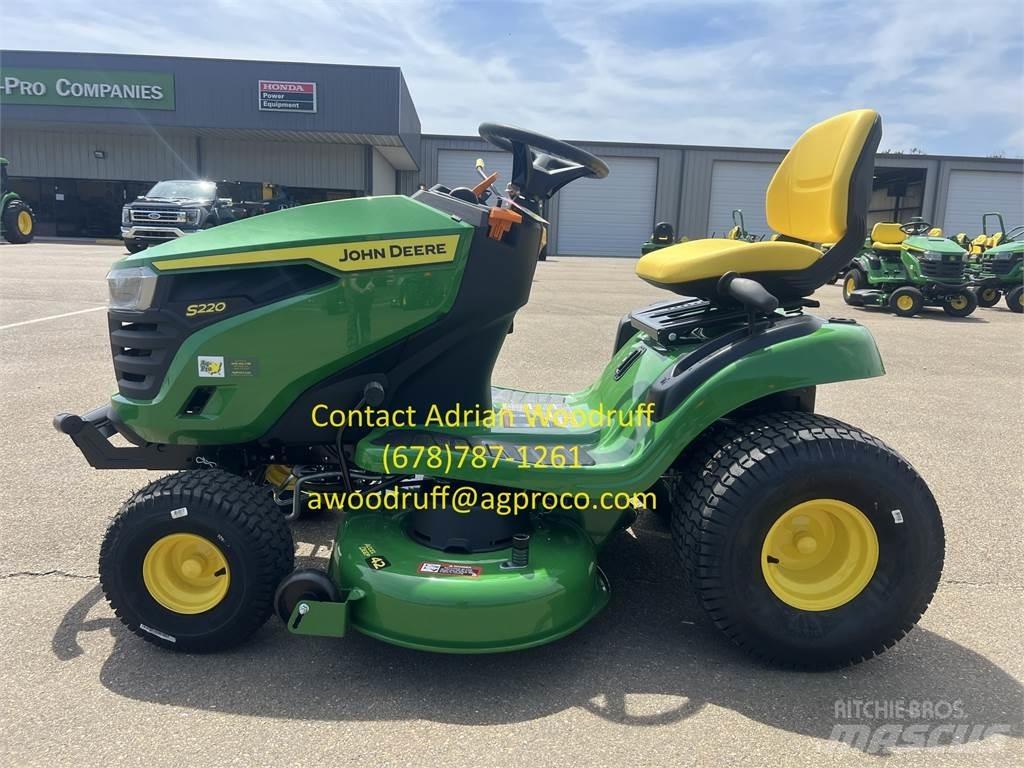 John Deere S220 Murutraktorid