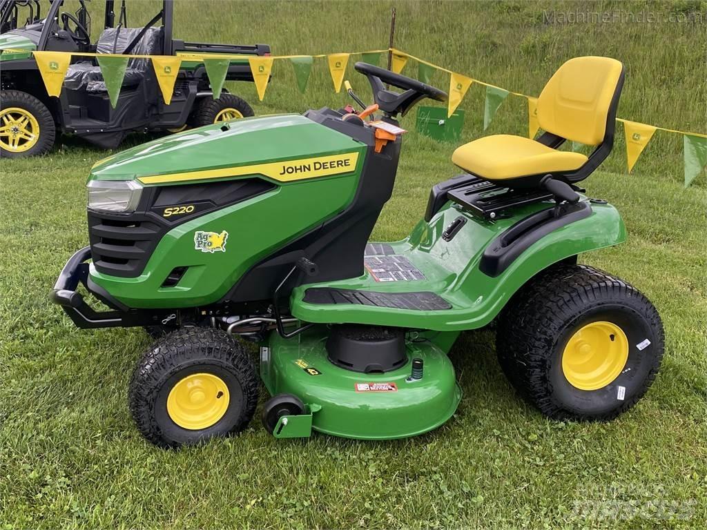 John Deere S220 Murutraktorid