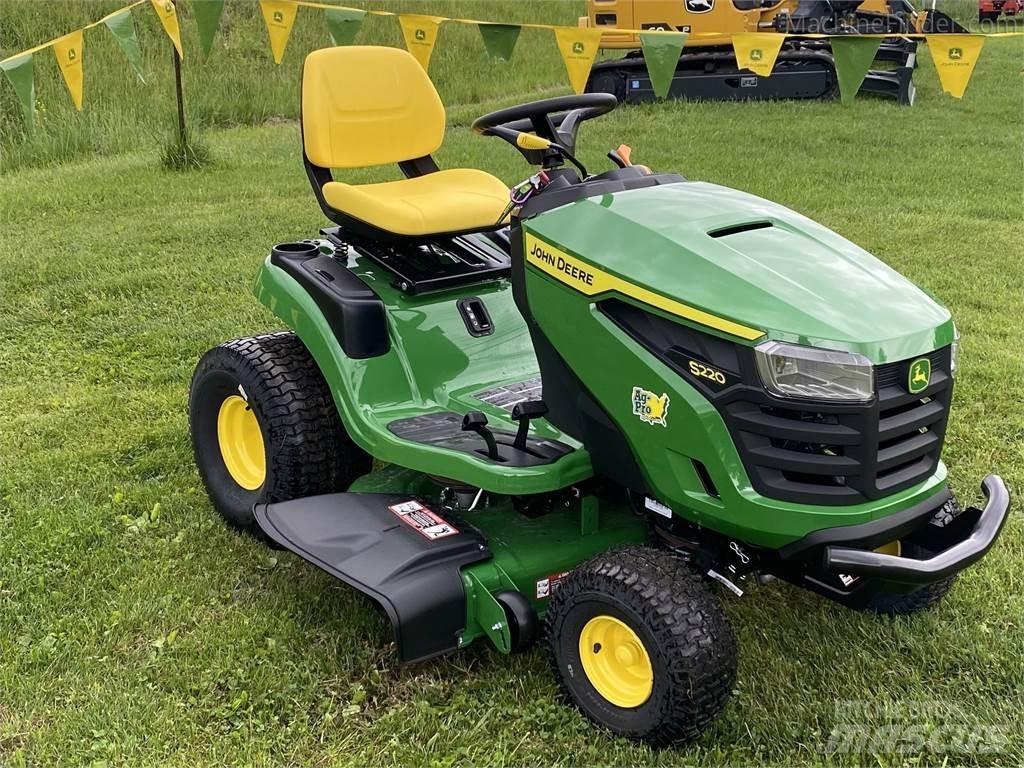 John Deere S220 Murutraktorid