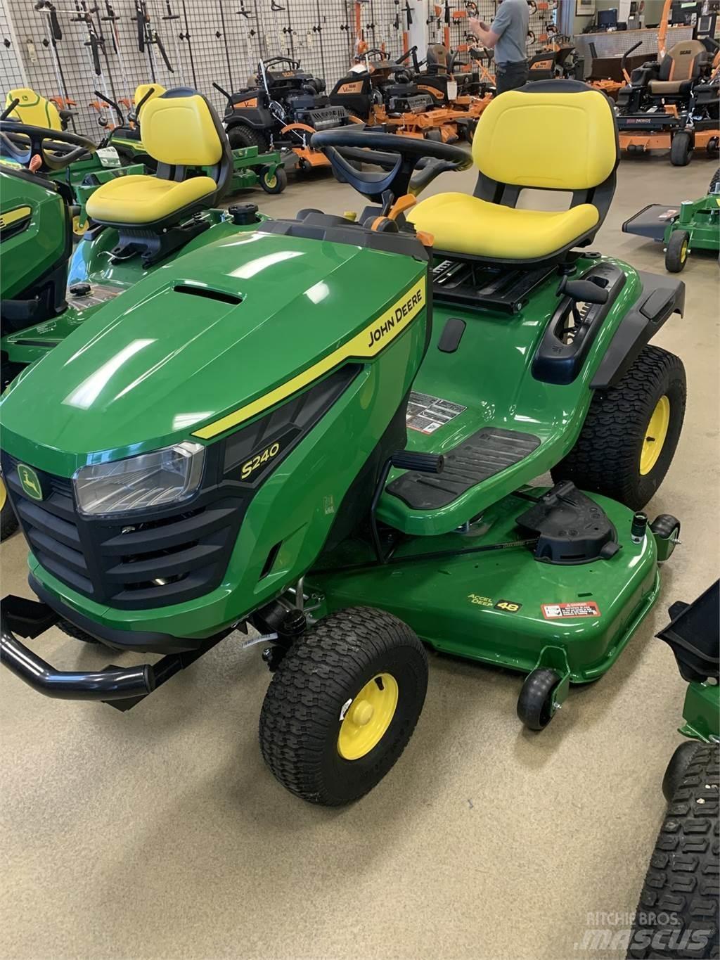 John Deere S240 Kompakttraktorid