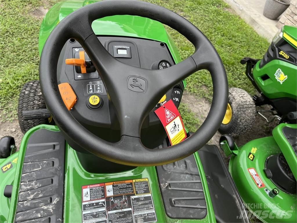 John Deere S240 Kompakttraktorid
