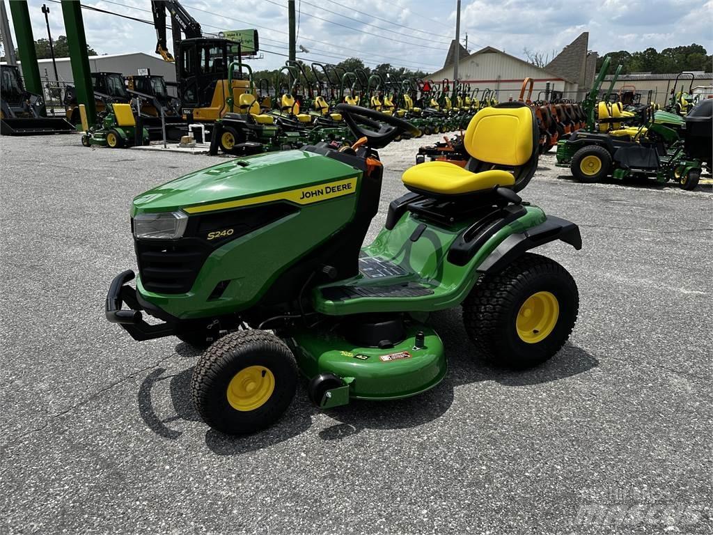 John Deere S240 Kompakttraktorid