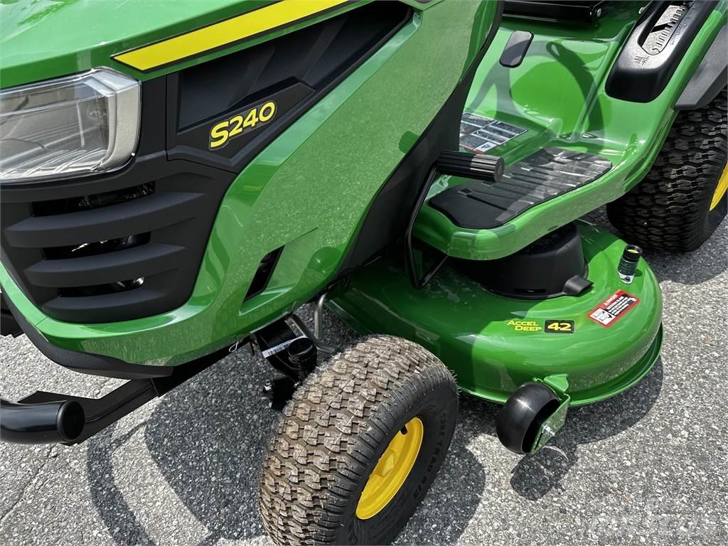 John Deere S240 Kompakttraktorid