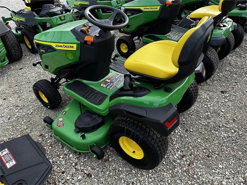 John Deere S240 Kompakttraktorid