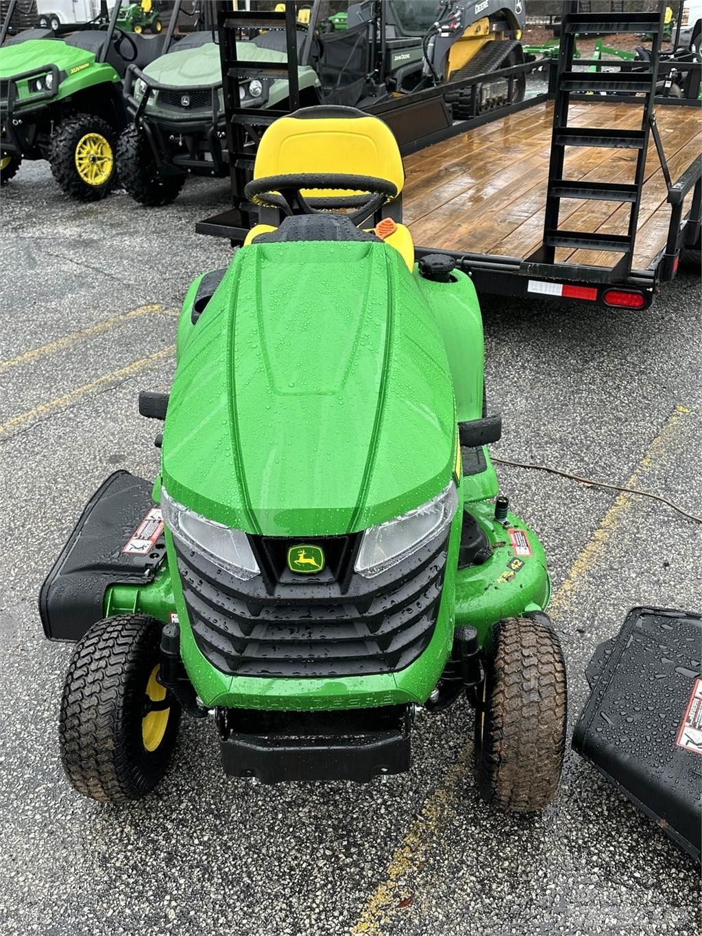 John Deere X330 Kompakttraktorid