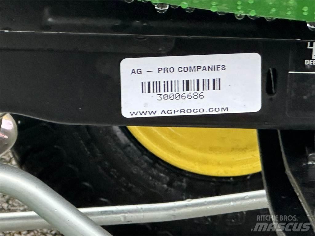 John Deere X330 Kompakttraktorid
