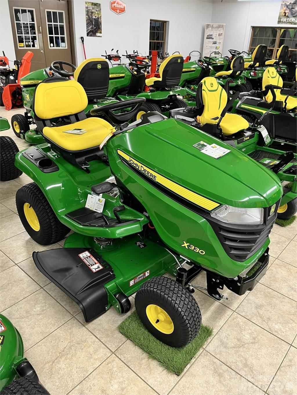 John Deere X330 Kompakttraktorid