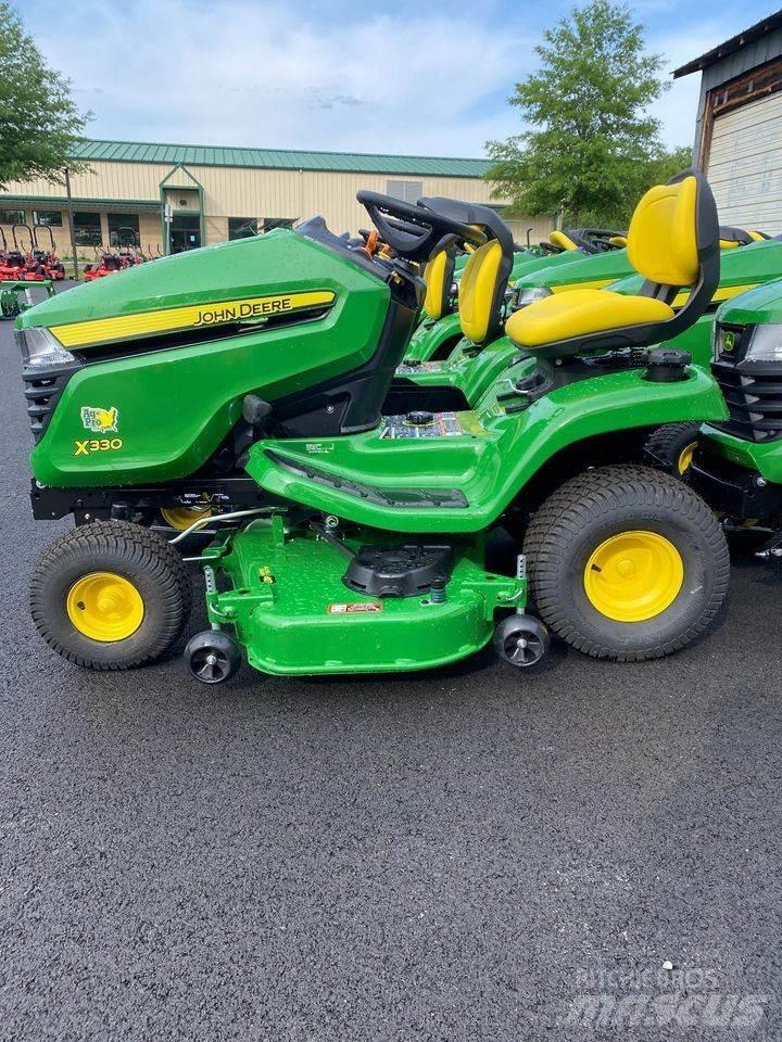 John Deere X330 Kompakttraktorid