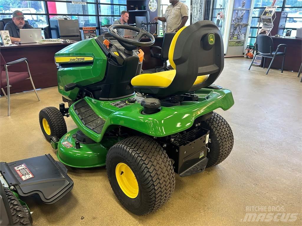 John Deere X330 Kompakttraktorid