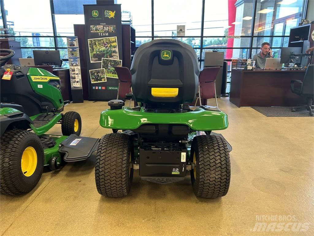 John Deere X330 Kompakttraktorid