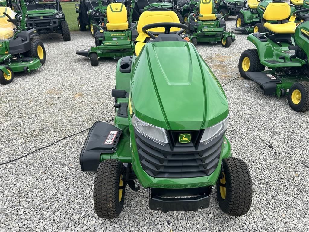John Deere X330 Kompakttraktorid