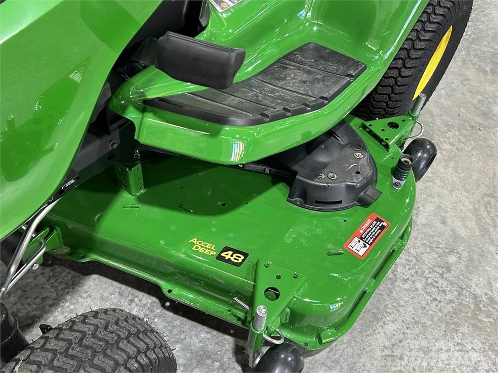 John Deere X330 Kompakttraktorid