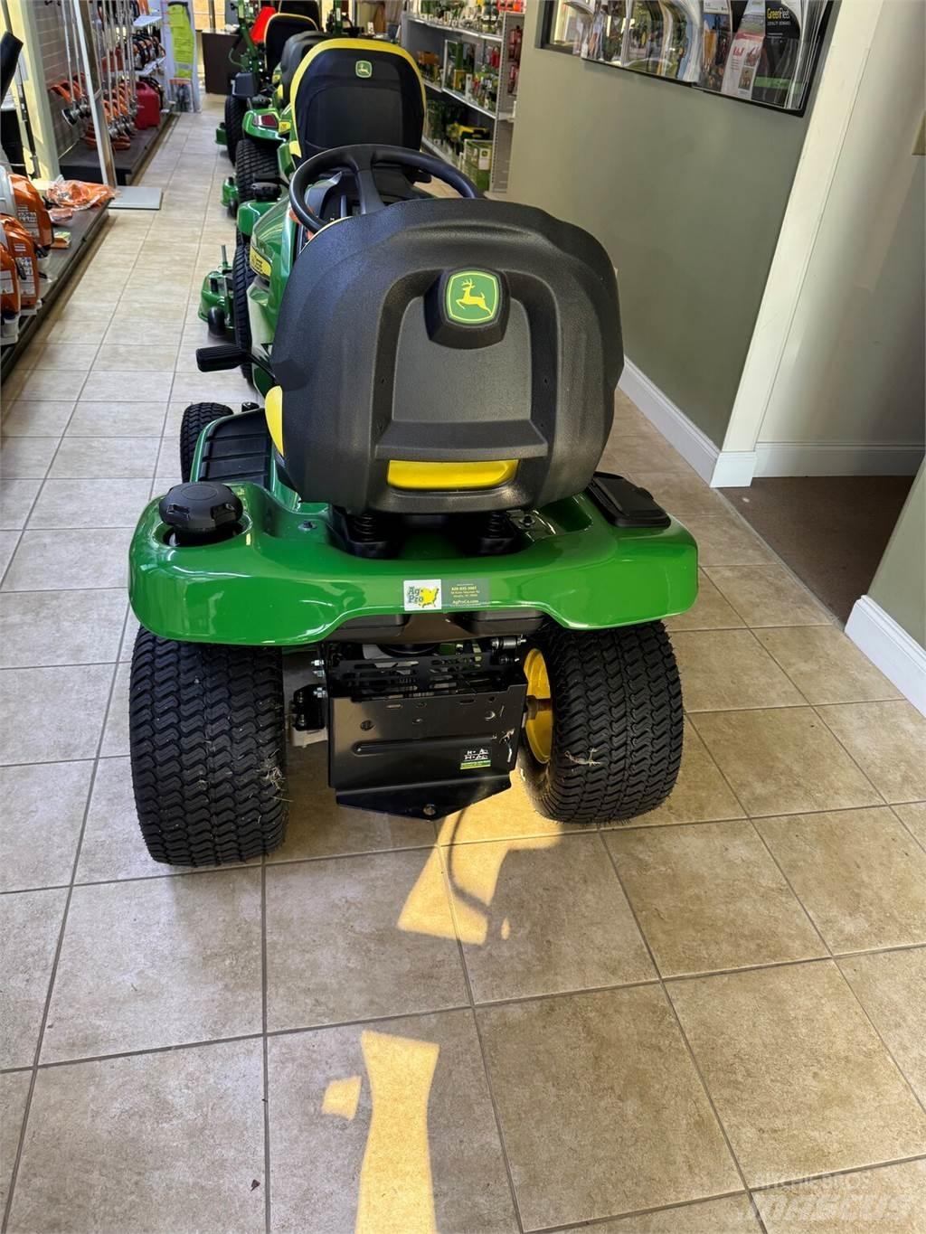 John Deere X330 Kompakttraktorid