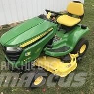 John Deere X330 Kompakttraktorid