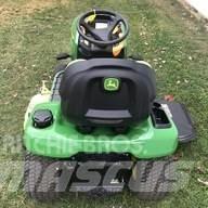 John Deere X330 Kompakttraktorid