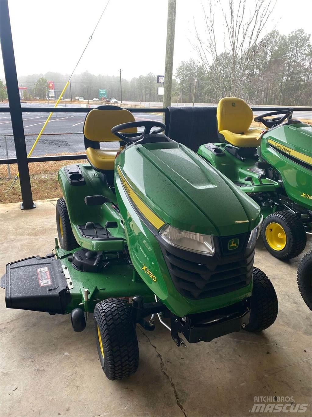 John Deere X330 Kompakttraktorid