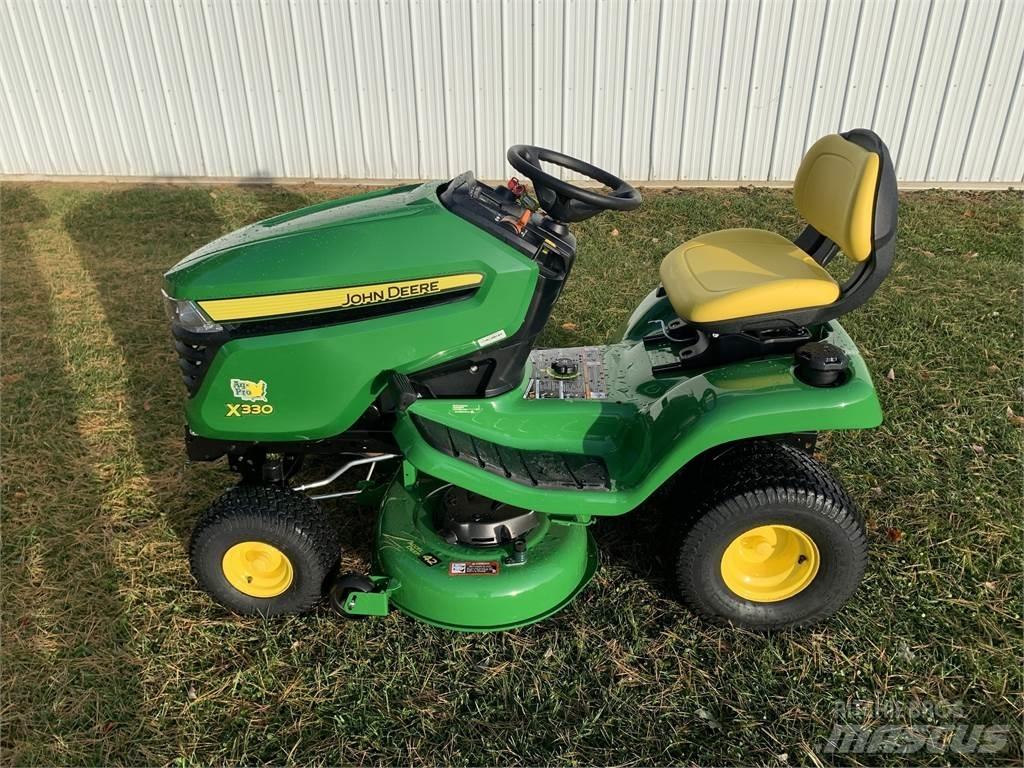 John Deere X330 Kompakttraktorid
