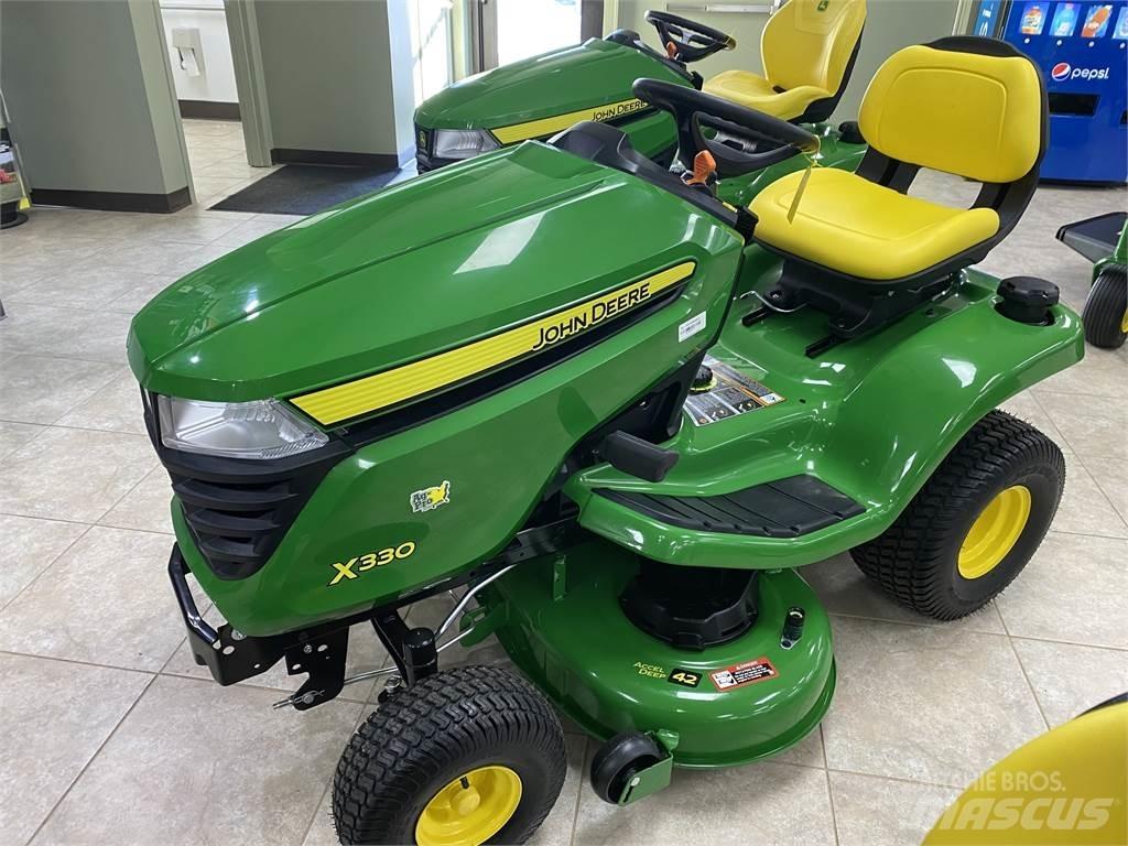 John Deere X330 Kompakttraktorid