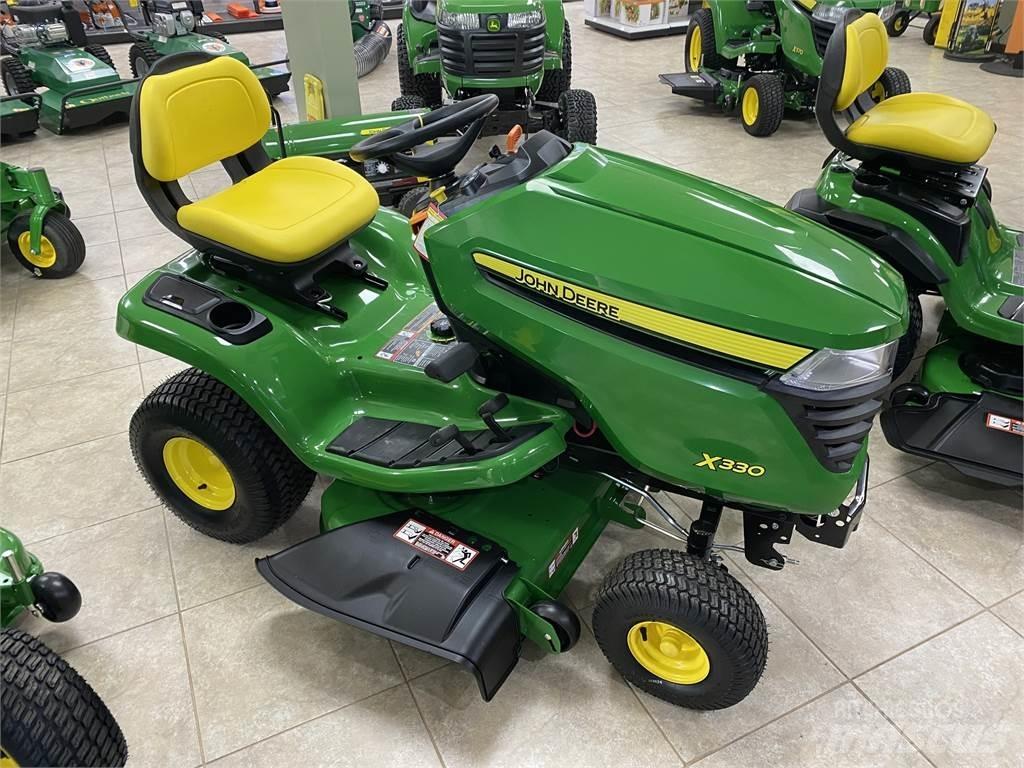 John Deere X330 Kompakttraktorid