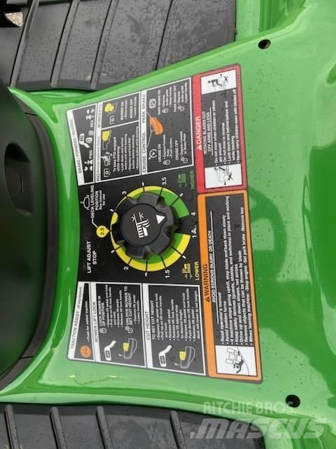 John Deere X350 Kompakttraktorid