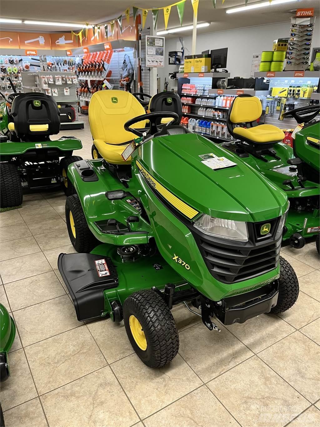 John Deere X370 Kompakttraktorid