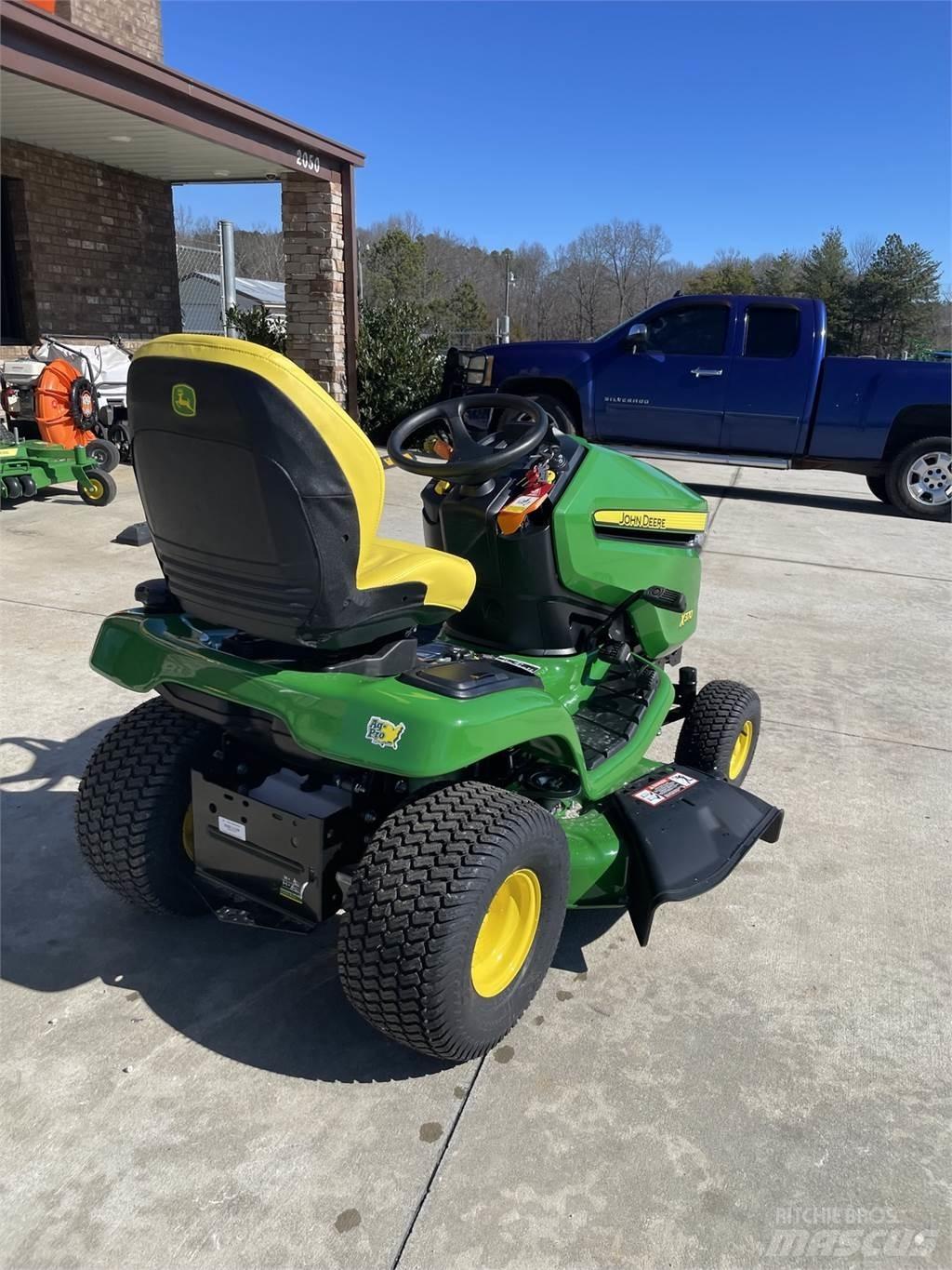 John Deere X370 Kompakttraktorid