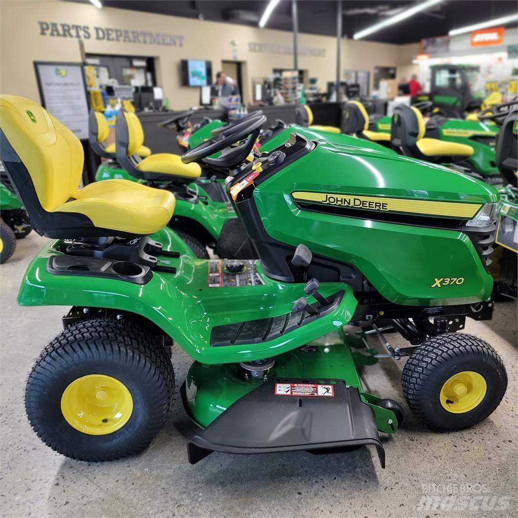 John Deere X370 Kompakttraktorid