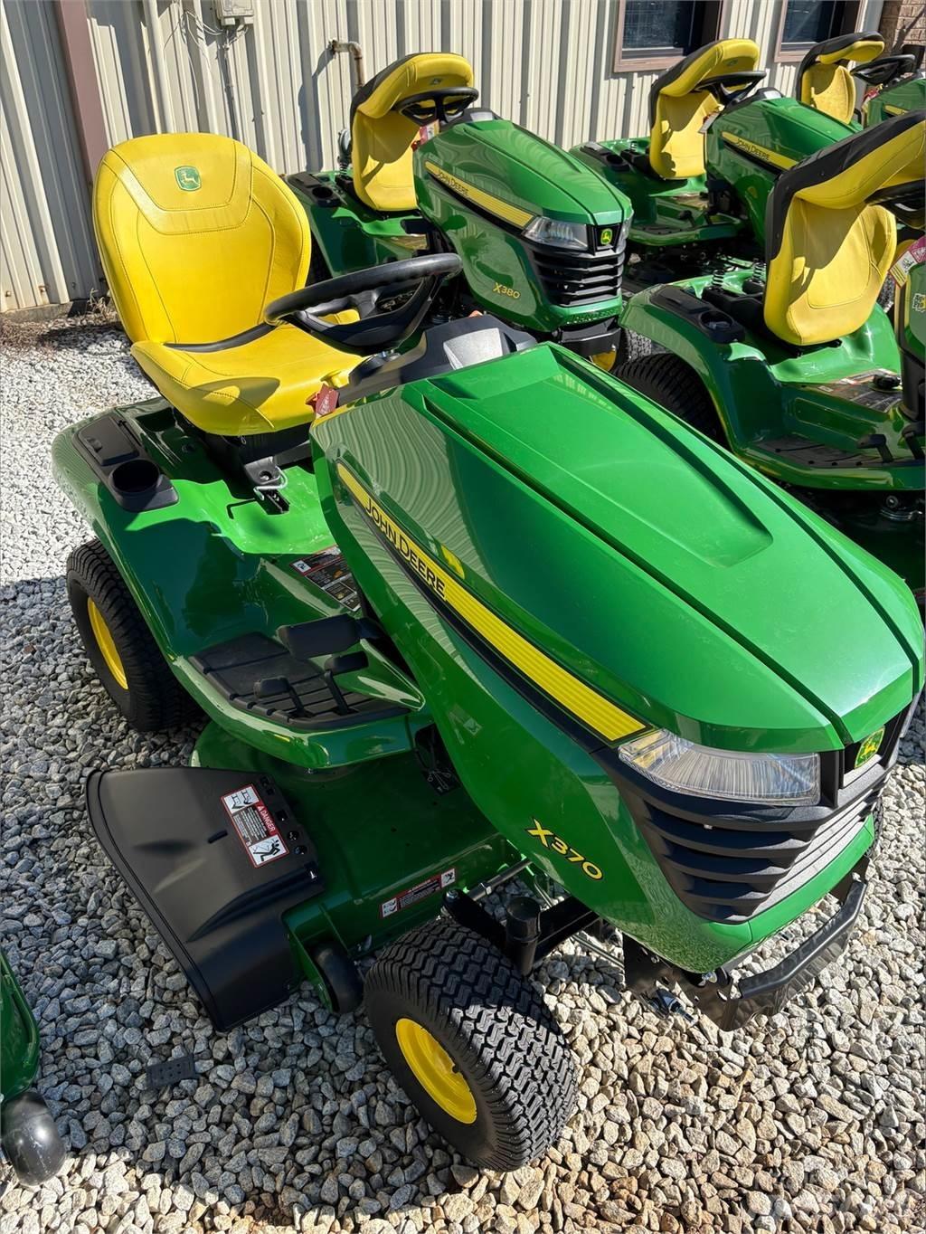 John Deere X370 Kompakttraktorid