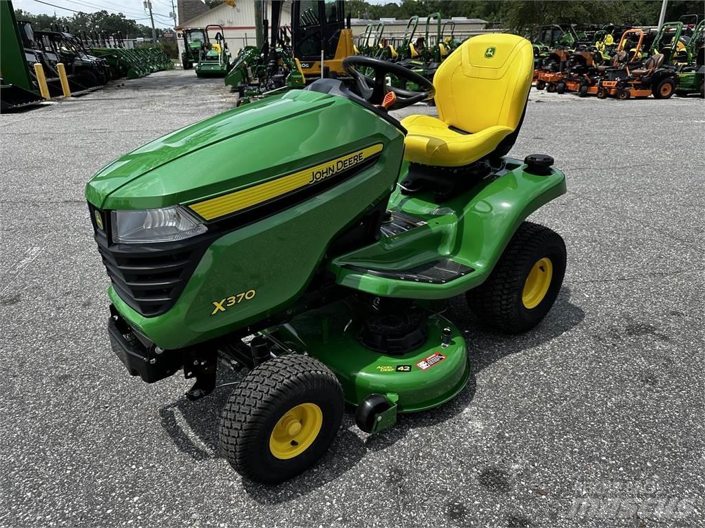 John Deere X370 Kompakttraktorid