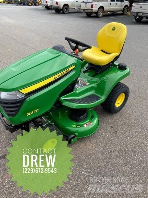 John Deere X370 Kompakttraktorid