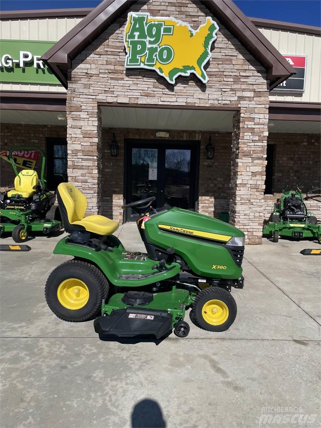 John Deere X380 Kompakttraktorid