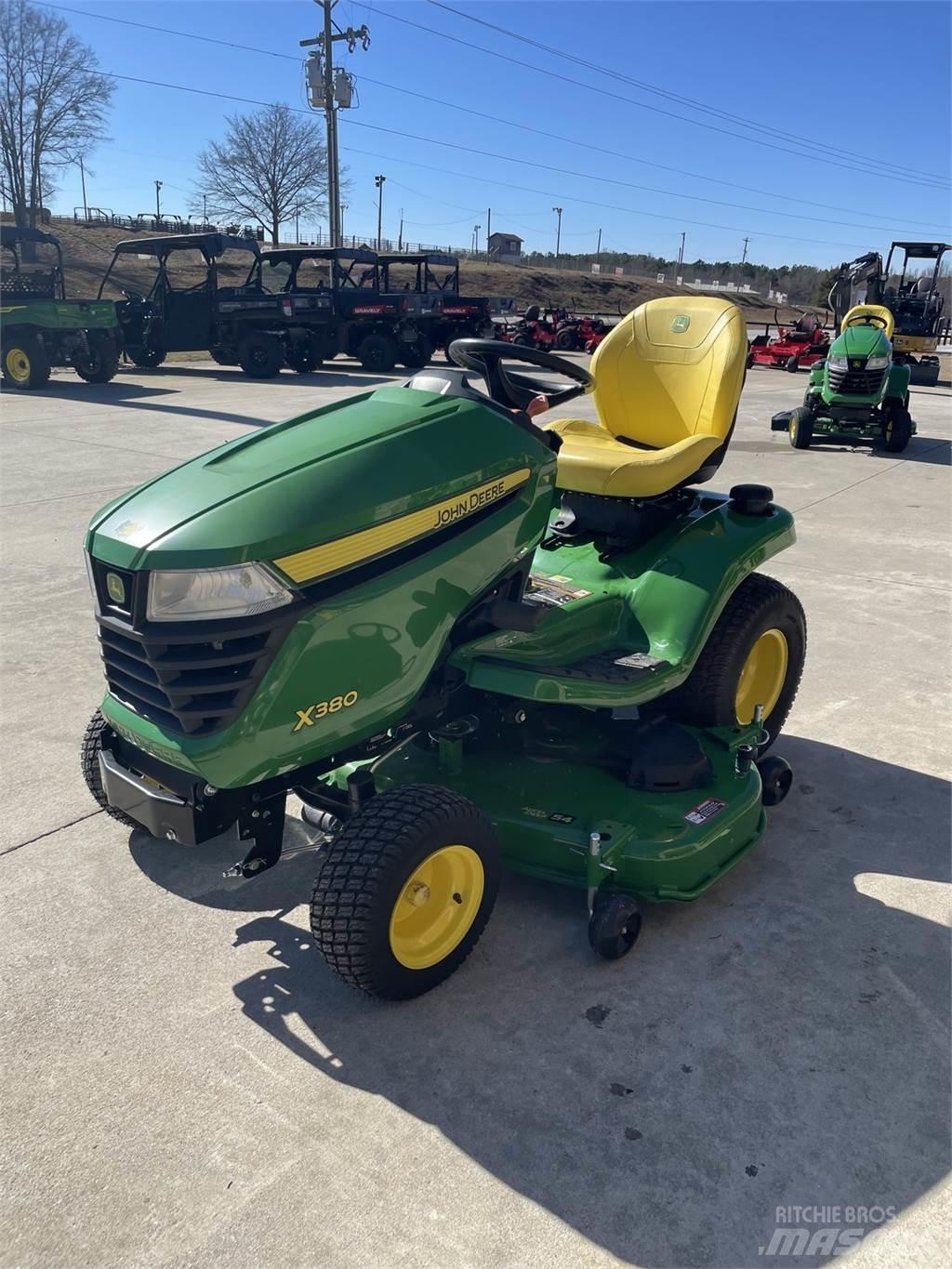 John Deere X380 Kompakttraktorid