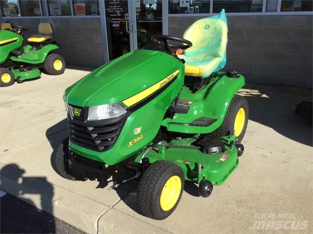 John Deere X380 Kompakttraktorid