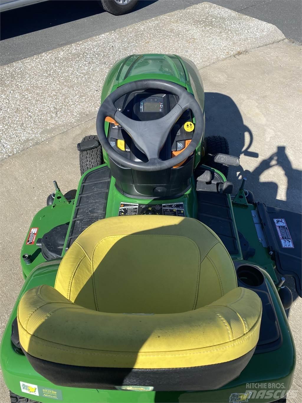 John Deere X380 Kompakttraktorid