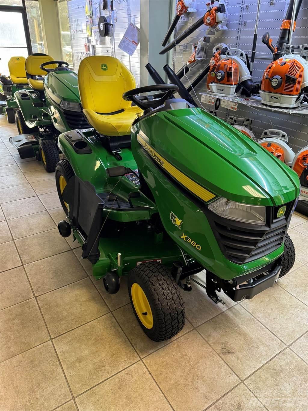 John Deere X380 Kompakttraktorid