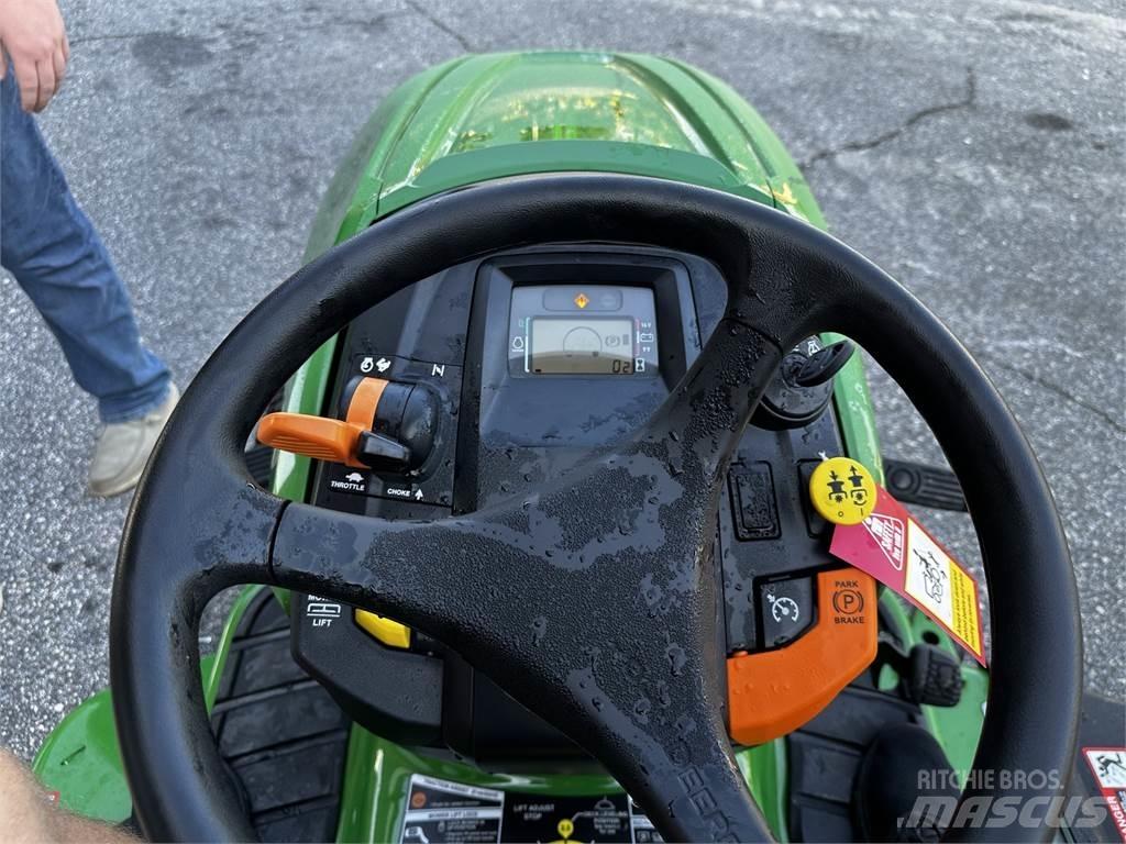 John Deere X380 Kompakttraktorid