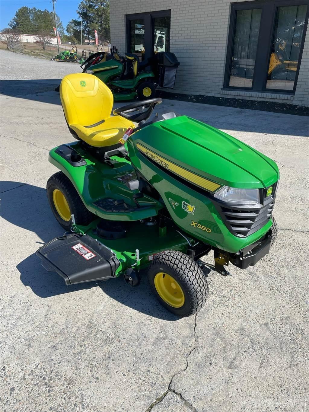 John Deere X380 Kompakttraktorid