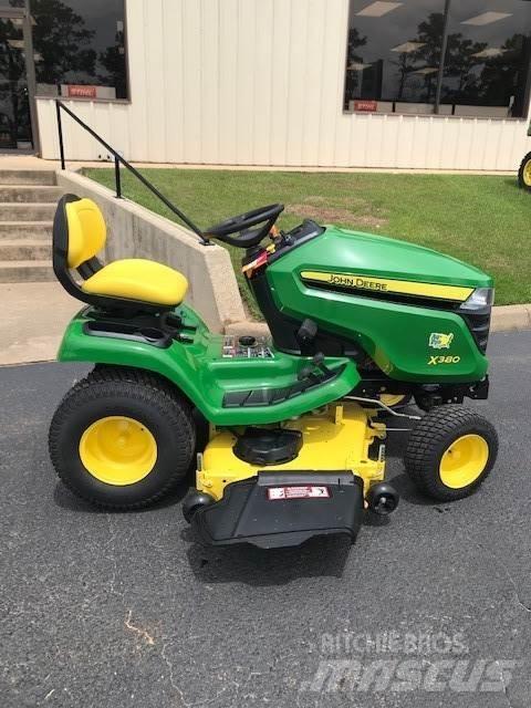 John Deere X380 Kompakttraktorid