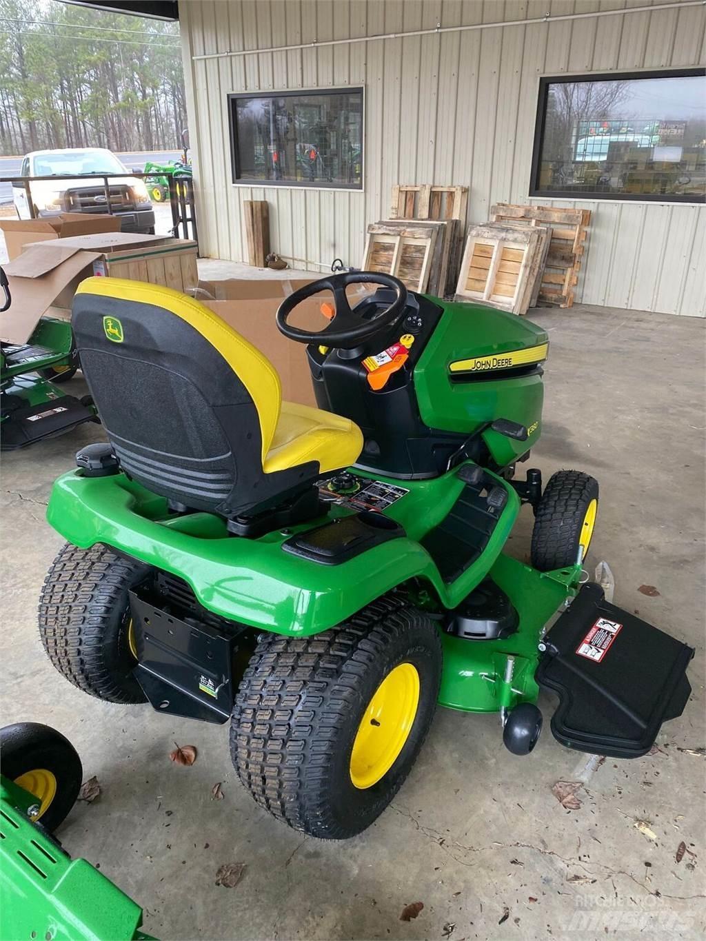 John Deere X380 Kompakttraktorid